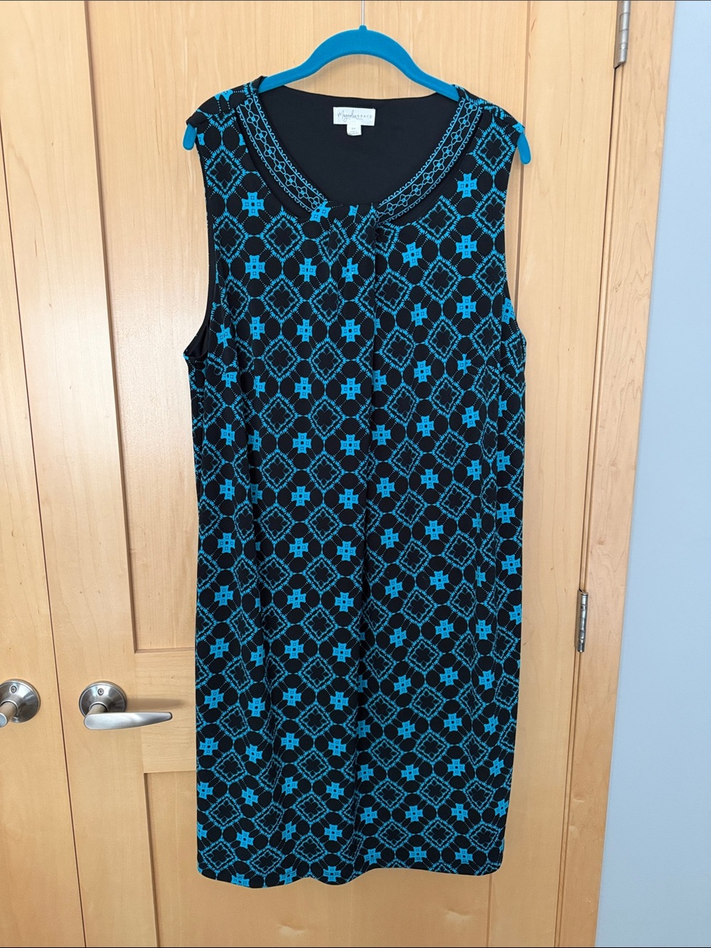 Magnolia Navy Sleeveless Shift Top